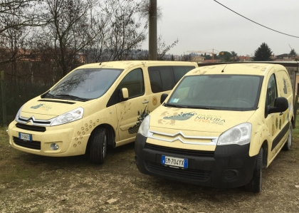 Automezzi decorati per il parco natura viva